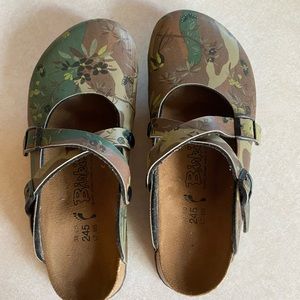 Birki’s camo Cross top.Worn a few times.Good overall condition.Smoke free